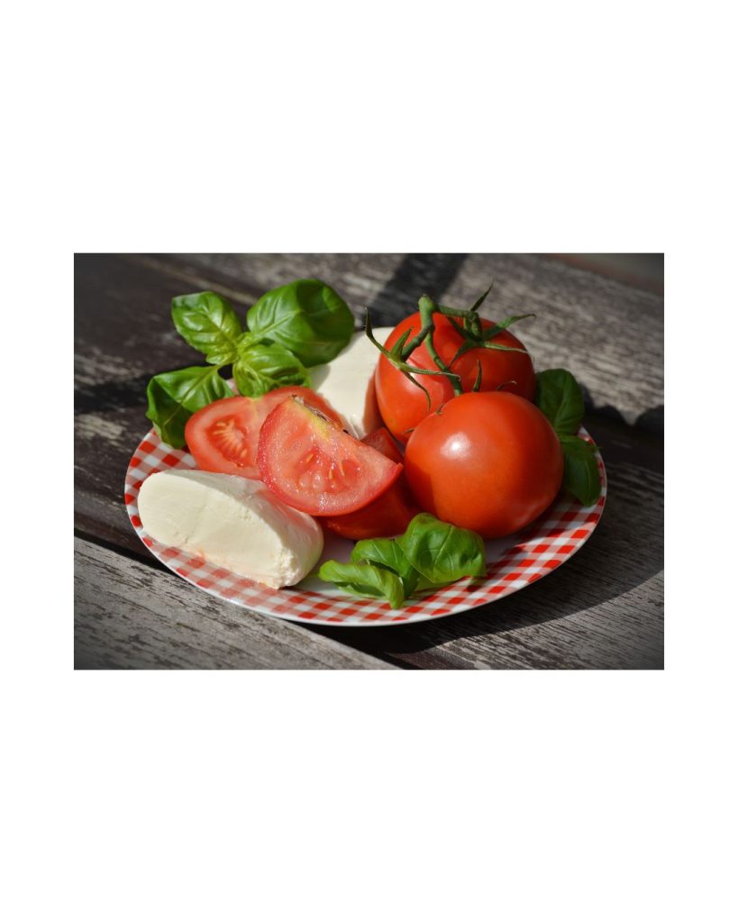 Tomato and Mozzarella salad, a delicious and beautiful salad everyone enjoys