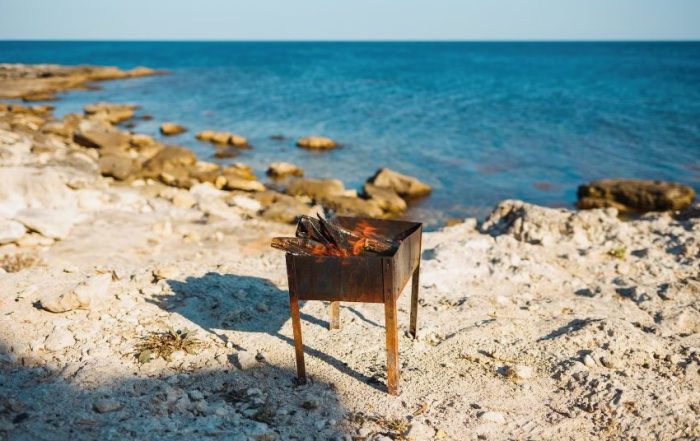 The romance of a beach BBQ is something else!